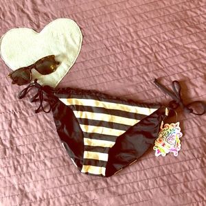 NWT super cute swim bottoms!